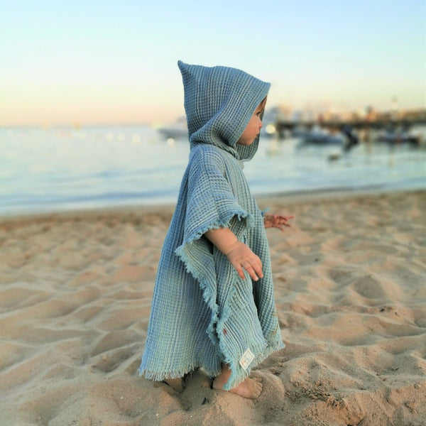 Linen Poncho. Ocean Green